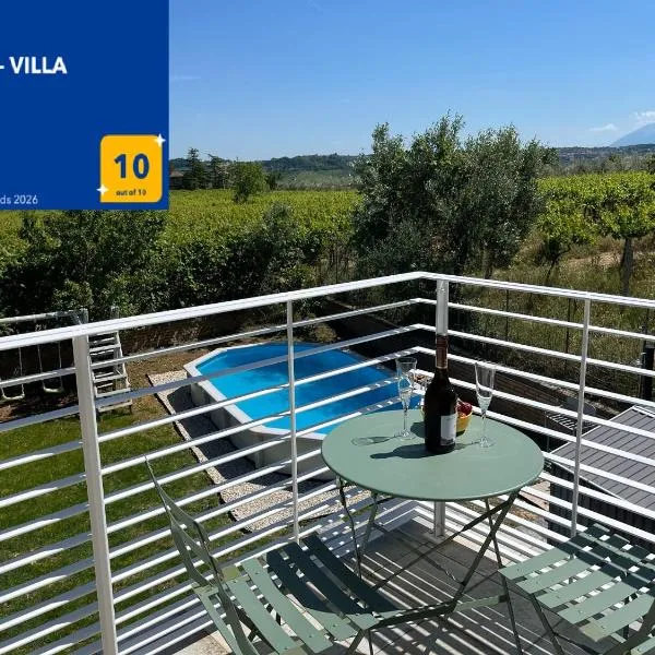 SlowCasa - VILLA Garden & Pool - Full Apartment，位于Torrevecchia Teatina的酒店