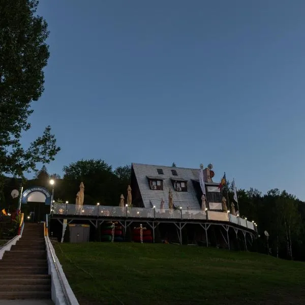 Hotel Pescarus Port Bicaz，位于比卡兹的酒店