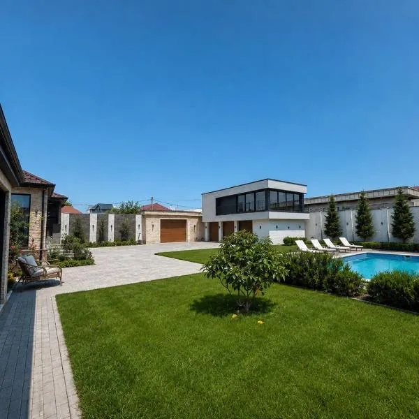 PoolSummerHouse，位于巴库的酒店