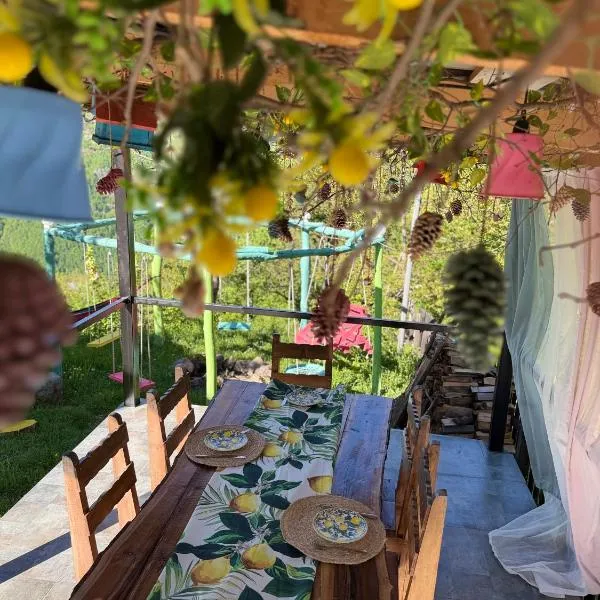 Happy Days House - Cottage near Khulo & Shuakhevi，位于Shuakhevi的酒店