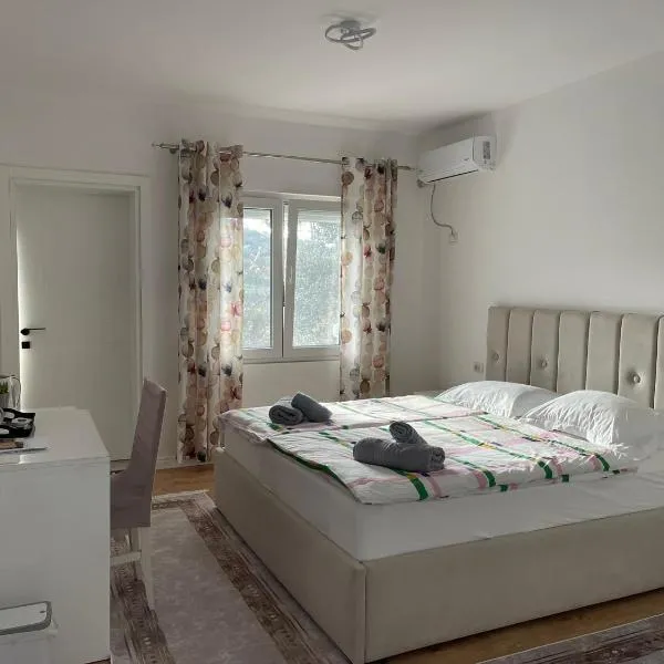Stylish Room by Canyons & City，位于Çorovodë的酒店