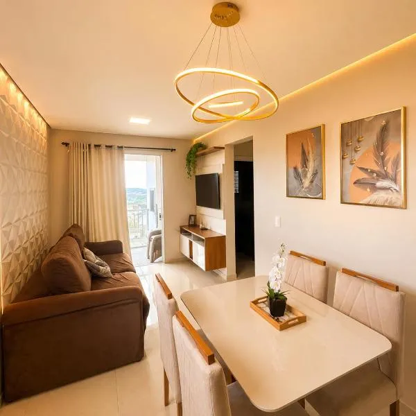 Apê Imbituba Sc Vista ao Mar Praia da Vila 11 min ,Praia do Porto 5 min, Ferrugem Rosa 20 a 30 min，位于因比图巴的酒店