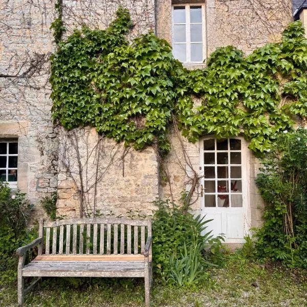 Le Manoir de Sully - Maison d'hôtes et de campagne，位于Sully的酒店