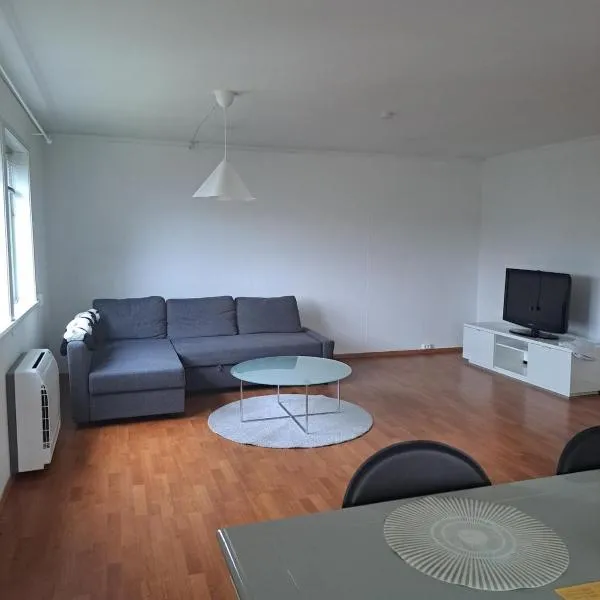 Bright and spacious home with good，位于Klepp的酒店
