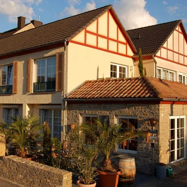 Ferienweingut Benedikt Nilles - Urlaub beim Winzer，位于平德里希的酒店
