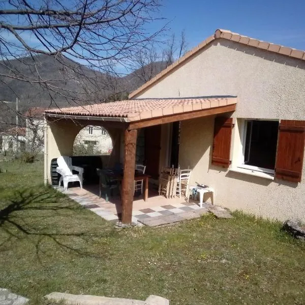 Chambre à louer dans villa ou Location maison entière,位于Montjoux的酒店