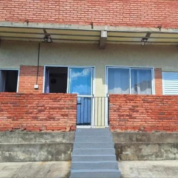 Casa em Águas de São Pedro-Casa 2，位于圣代佩德罗的酒店