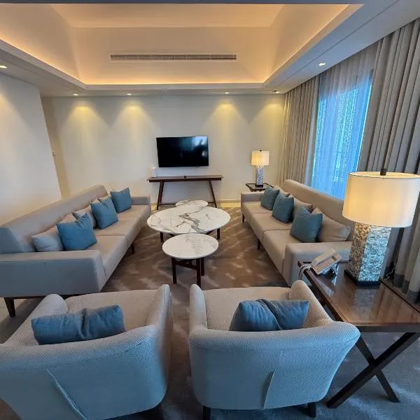سحر المحيط لتأجير بيوت العطلات ocean magic 4BR luxury apartment , direct sea facing at Address beach resort Fujairah，位于迪巴的酒店