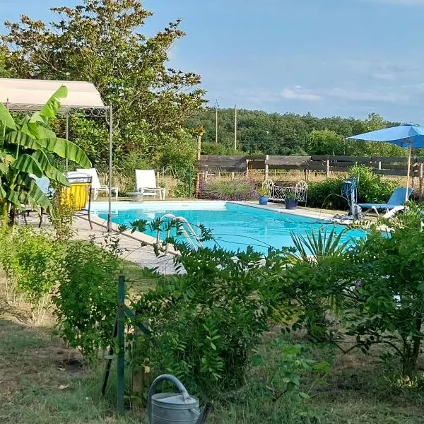 Amoureux de la nature，位于Châtillon-sur-Indre的酒店