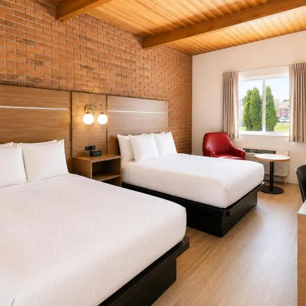 Ramada by Wyndham 1000 Islands Gananoque，位于加纳诺克的酒店