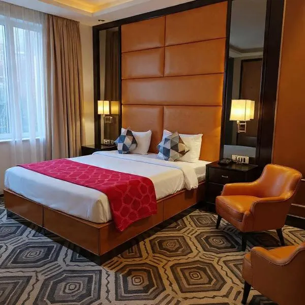 Hotel Grand Marina Near IGI Airport Delhi，位于Bichpuri的酒店