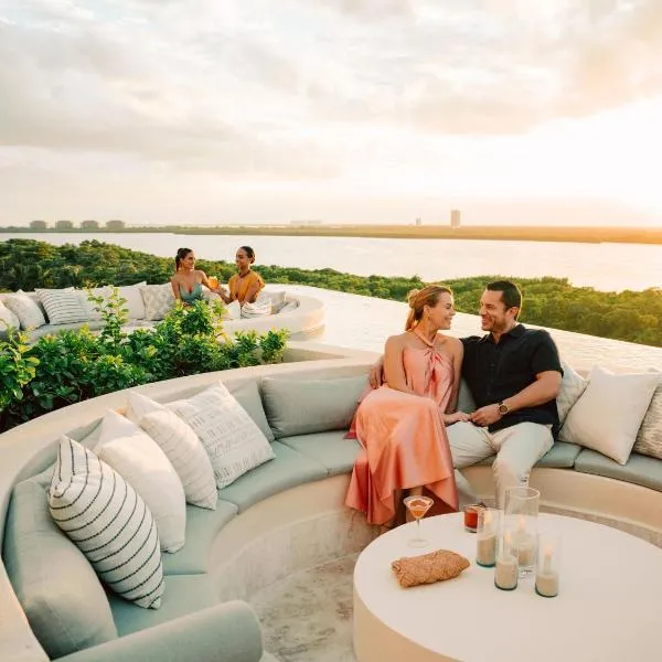 Secrets Mirabel Cancún Resort & Spa - Adults Only - New Spa now open!，位于坎昆的酒店