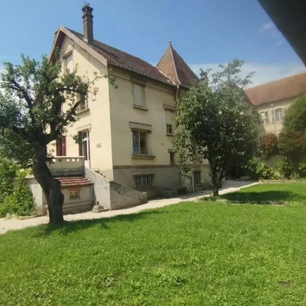 VILLA Douce Loue，位于奥尔南的酒店