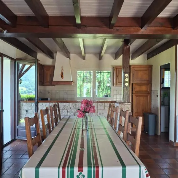 Maison familiale Pays Basque，位于Ahaxe-Alciette-Bascassan的酒店