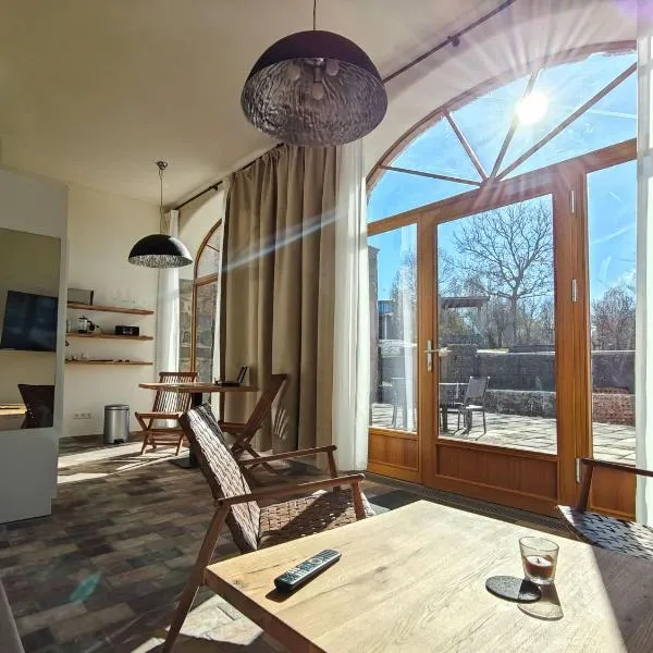 Modernes Studio mit Sonnenterrasse - barrierearm - bis 3 Personen，位于Großharthau的酒店