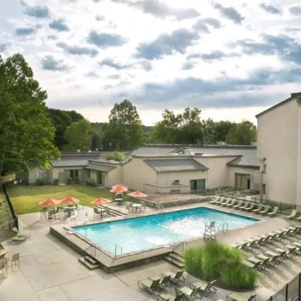 Heritage Hotel, Golf & Conference Center，位于绍斯伯里的酒店