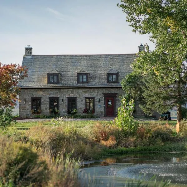 Domaine Steinbach Cidrerie B&B Distillerie，位于St-Pierre-de-l'Île-d'Orléans的酒店
