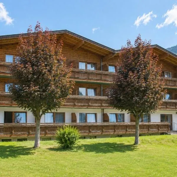 first mountain Hotel Zillertal，位于阿绍的酒店