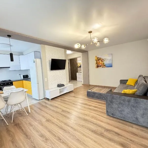 2 room apartment in the center of Poltava，位于波尔塔瓦的酒店