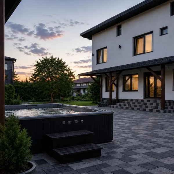 Hillcrest Panorama Valea Prahovei，位于Poiana的酒店