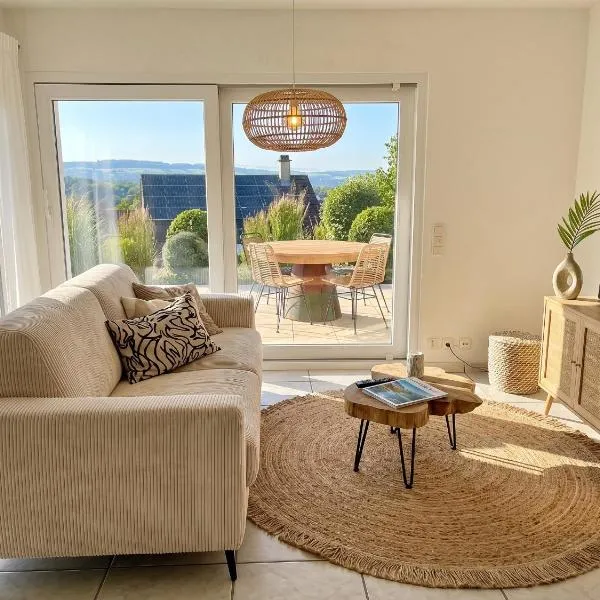 Boho appartement dans villa à Grandson，位于Grandson的酒店
