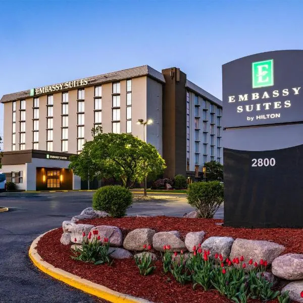 Embassy Suites by Hilton Minneapolis Bloomington Edina，位于布卢明顿的酒店