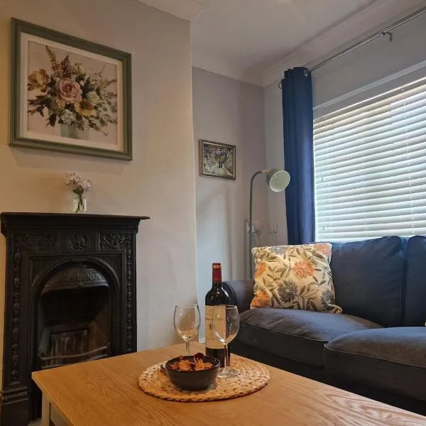 Cosy Cottage in the centre of Stratford-upon-Avon，位于埃文河畔斯特拉特福的酒店