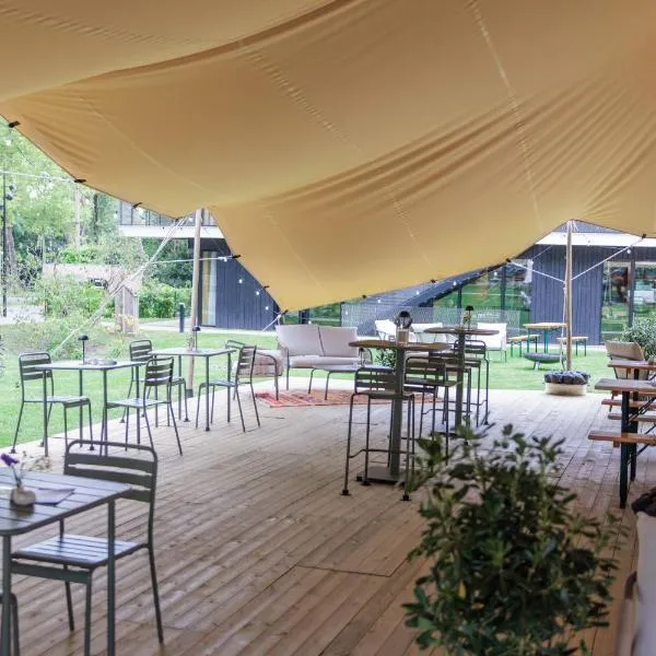 Bienheureux Hôtel & Restaurant，位于瓦斯凯勒的酒店