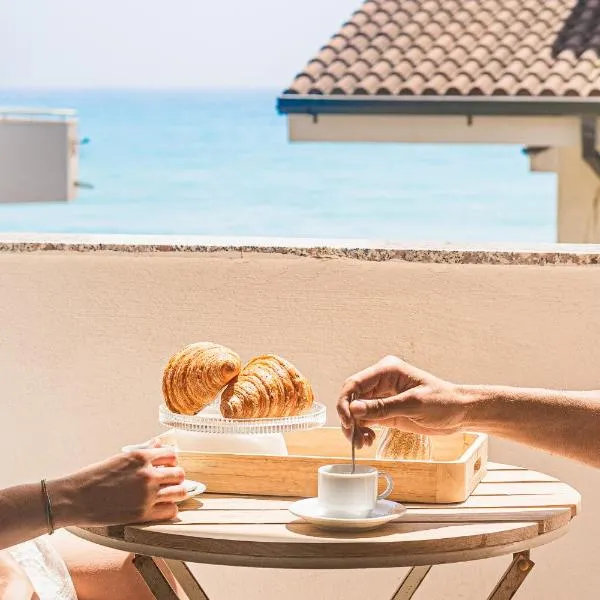 B&B a due passi dal mare,位于卡鲁尼亚玛丽娜的酒店