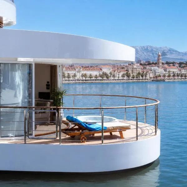 Luxury Floating Apartment - Amor，位于斯普利特的酒店