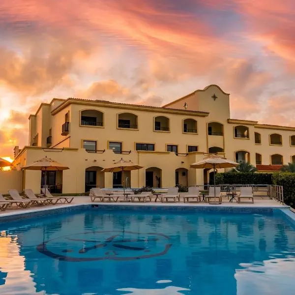 Las Villas Hotel & Golf By Estrella del Mar，位于马萨特兰的酒店