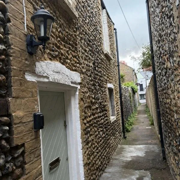 Muckoroos Cottage Historic Flint Cottage，位于拉姆斯盖特的酒店