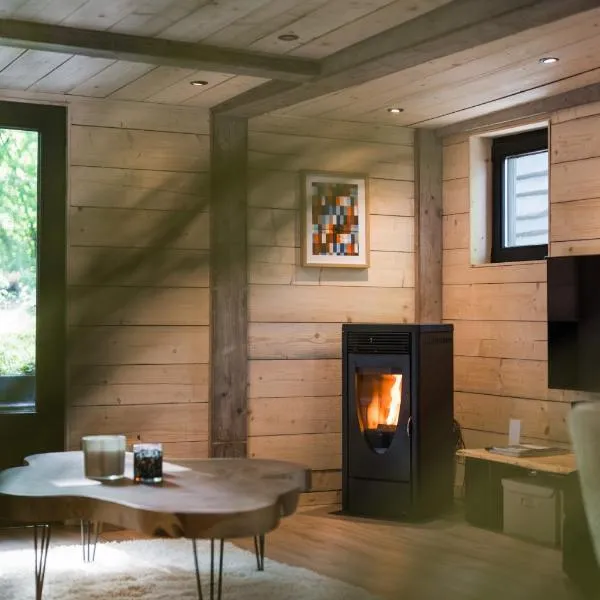 Wood Chalet Durbuy，位于杜柏的酒店