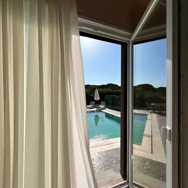Sunset Aura Riverside Villa & Pool，位于德拉克的酒店