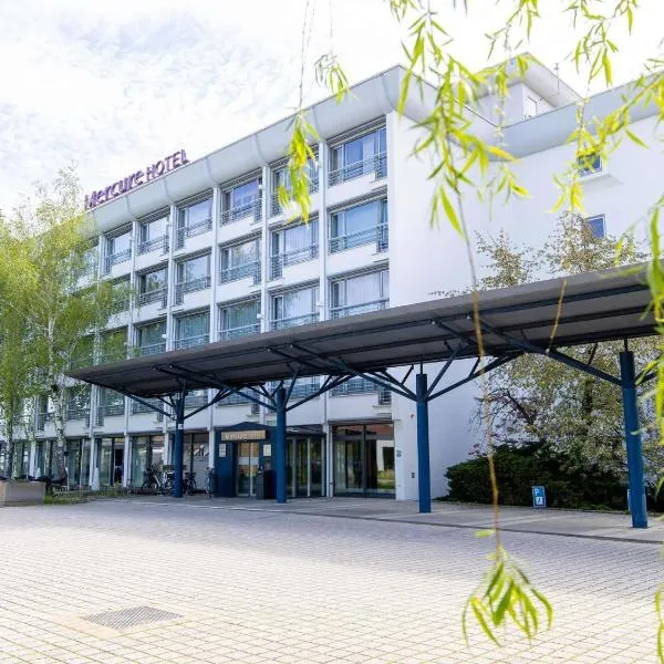 里萨德累斯顿艾尔布兰德美居酒店，位于里萨的酒店