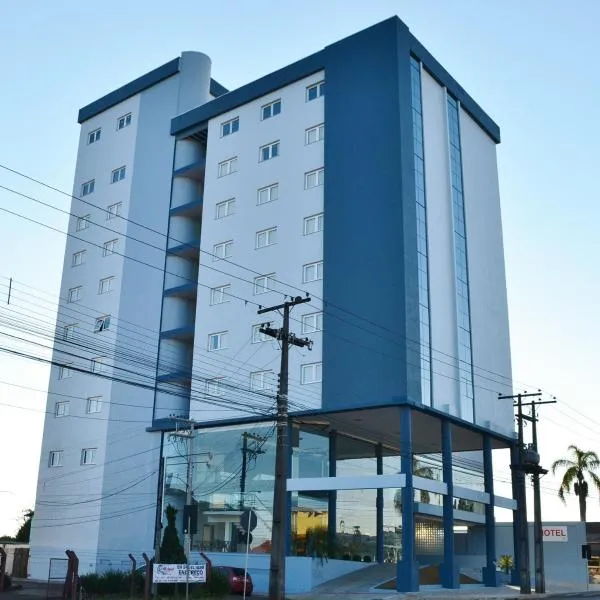 Villa Premium Hotel，位于埃雷欣的酒店
