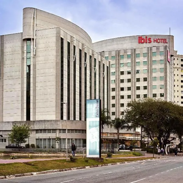 ibis Santo Andre，位于圣安德雷的酒店