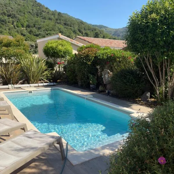 Comme à la maison près de la DOLCE VIA，位于Saint-Fortunat-sur-Eyrieux的酒店