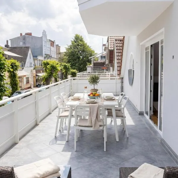 LIGHTHOUSE HOMES - moderne & helle 90qm Ferienwohnung mit 2 Schlafzimmern und Terrasse，位于瓦尔内明德的酒店