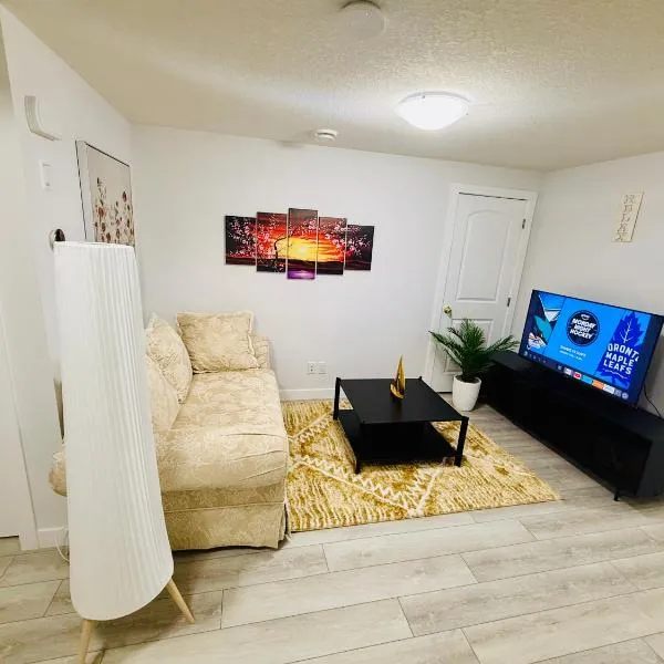 Cozy Haven - Home Away From Home Two-Bedroom Apartment,位于卡尔加里的酒店