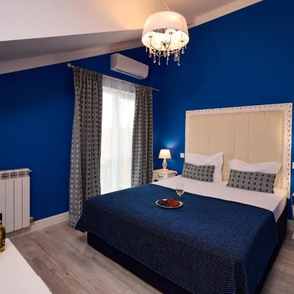 REGINA Bed&Wine，位于瓦尔纳的酒店