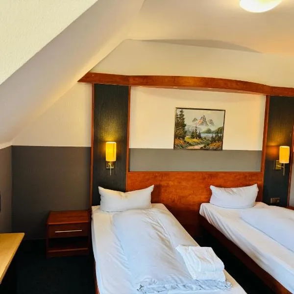 Hotel & Restaurant Heidekrug 24h Check-in, Pinneberg, Free Parking and WiFi，位于Appen的酒店