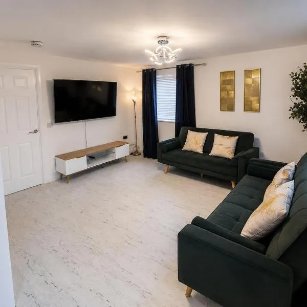 Modern Family Home, Free Parking, Garden，位于彼得伯勒的酒店