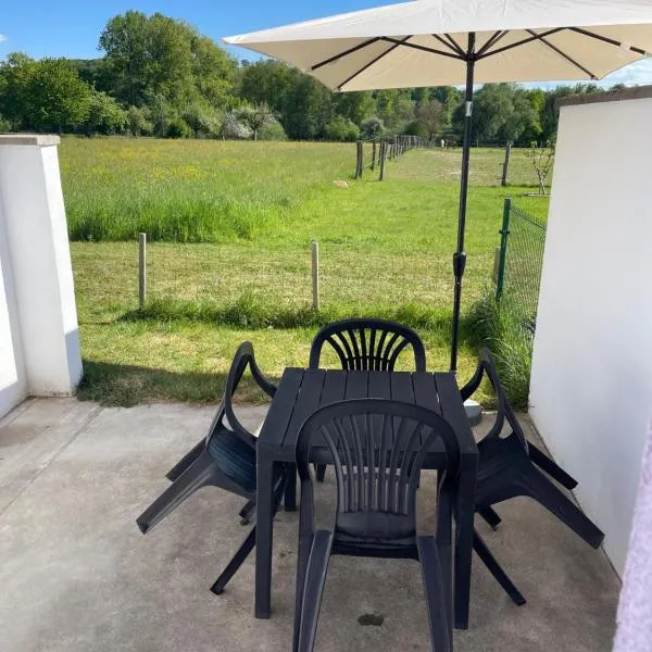 Studio de plein pied avec terrasse，位于Joncherey的酒店