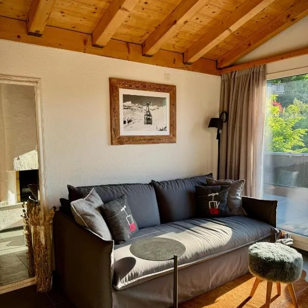 Mira Piz Signina - Wunderbare Dachwohnung mit Blick in die Berge，位于莱克斯的酒店