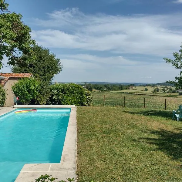 Gîtes de beaux rêves, Tournesol，位于Uxeau的酒店