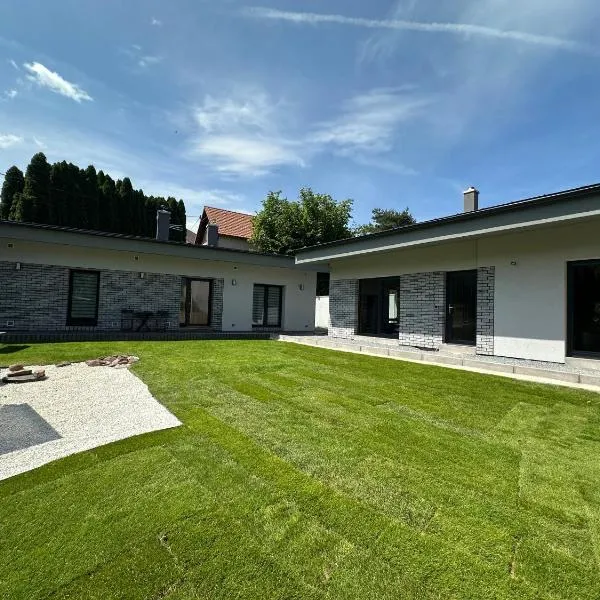 Apartmány Krymlov，位于Oleška的酒店
