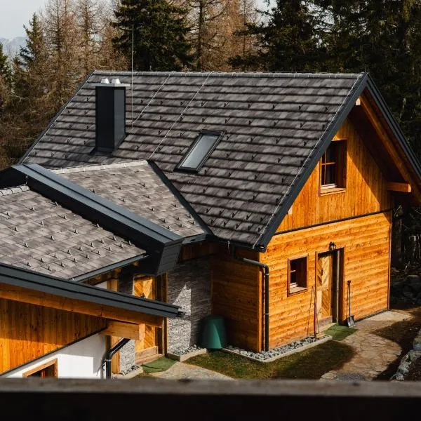 Hotel & Chalets Mountain Resort Frauenalpe，位于穆劳附近圣洛伦岑的酒店