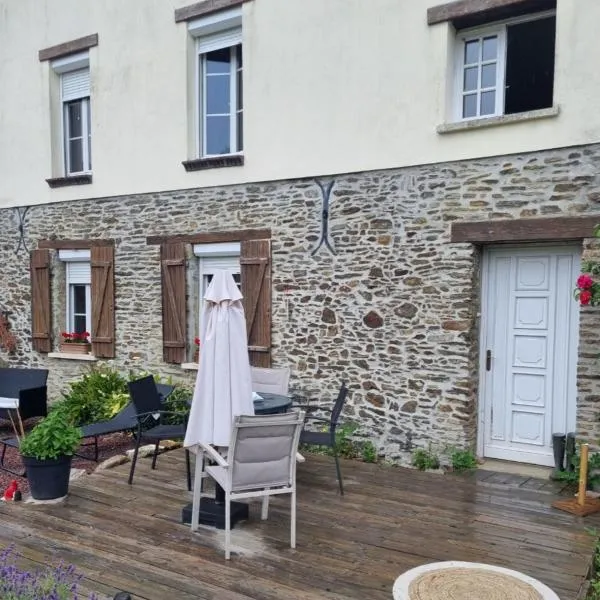 Les Antiers chambres et nature,位于Saint-Georges-dʼElle的酒店