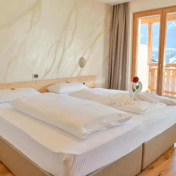 Hotel Savoia，位于多比亚科的酒店